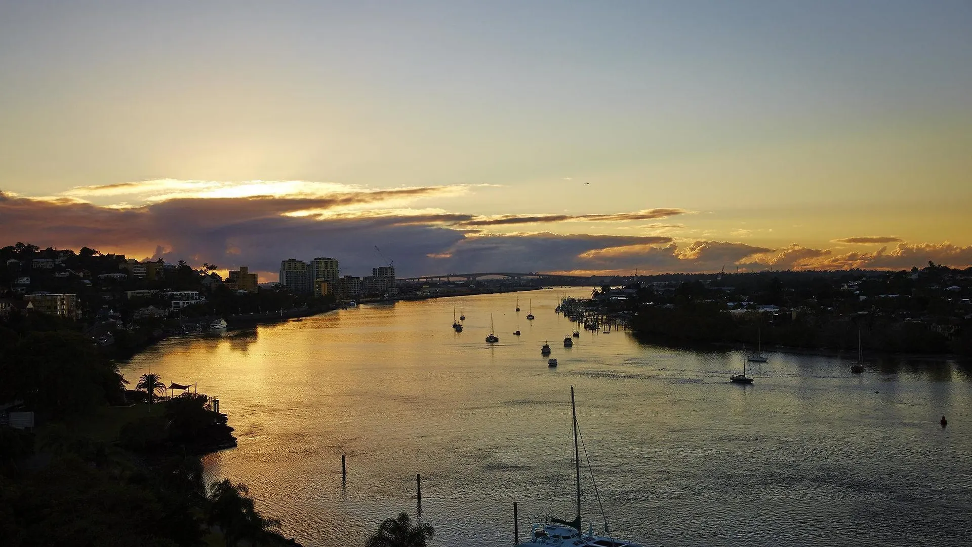 View Brisbane Hotel 4*,